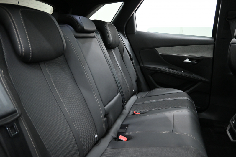 プジョー 3008 GT PLUG-IN HYBRID 4　1ｵｰﾅｰ 後期ﾓﾃﾞﾙ ACC LKA ﾊｰﾌ革 ﾊﾟﾉﾗﾏR 純正ﾅﾋﾞTV ﾘｱﾓﾆﾀｰ CarPlay ﾊﾟﾉﾗﾏﾋﾞｭｰｶﾒﾗ 前後ｺｰﾅｰｾﾝｻｰ 純正18ｲﾝﾁAW LEDﾗｲﾄ　新車保証継承可