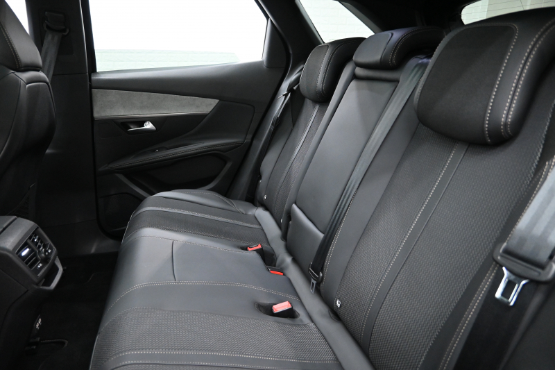 プジョー 3008 GT PLUG-IN HYBRID 4　1ｵｰﾅｰ 後期ﾓﾃﾞﾙ ACC LKA ﾊｰﾌ革 ﾊﾟﾉﾗﾏR 純正ﾅﾋﾞTV ﾘｱﾓﾆﾀｰ CarPlay ﾊﾟﾉﾗﾏﾋﾞｭｰｶﾒﾗ 前後ｺｰﾅｰｾﾝｻｰ 純正18ｲﾝﾁAW LEDﾗｲﾄ　新車保証継承可