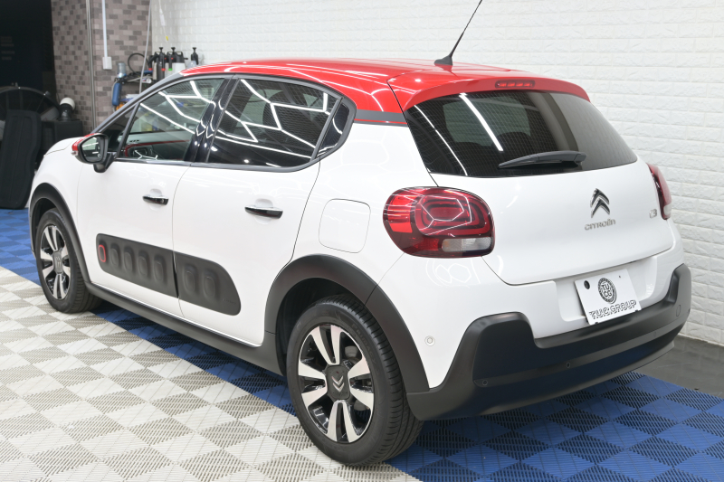 シトロエン C3 ｼｬｲﾝ　1ｵｰﾅｰ Pｽﾀ ECO ｸﾙｺﾝ ｱｸﾃｨﾌﾞｾｰﾌﾃｨﾌﾞﾚｰｷ LDW BSM ﾌｧﾌﾞﾘｯｸｼｰﾄ 7ｲﾝﾁﾀｯﾁｽｸﾘｰﾝ CarPlay 16ｲﾝﾁAW ﾊﾞｲﾄｰﾝﾙｰﾌ　2年保証付