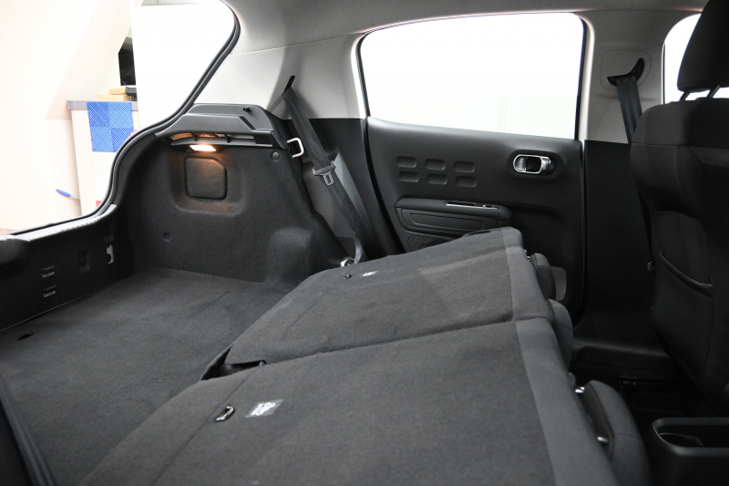 シトロエン C3 ｼｬｲﾝ　1ｵｰﾅｰ Pｽﾀ ECO ｸﾙｺﾝ ｱｸﾃｨﾌﾞｾｰﾌﾃｨﾌﾞﾚｰｷ LDW BSM ﾌｧﾌﾞﾘｯｸｼｰﾄ 7ｲﾝﾁﾀｯﾁｽｸﾘｰﾝ CarPlay 16ｲﾝﾁAW ﾊﾞｲﾄｰﾝﾙｰﾌ　2年保証付