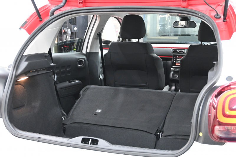 シトロエン C3 ｼｬｲﾝ　1ｵｰﾅｰ Pｽﾀ ECO ｸﾙｺﾝ ｱｸﾃｨﾌﾞｾｰﾌﾃｨﾌﾞﾚｰｷ LDW BSM ﾌｧﾌﾞﾘｯｸｼｰﾄ 7ｲﾝﾁﾀｯﾁｽｸﾘｰﾝ CarPlay 16ｲﾝﾁAW ﾊﾞｲﾄｰﾝﾙｰﾌ　2年保証付