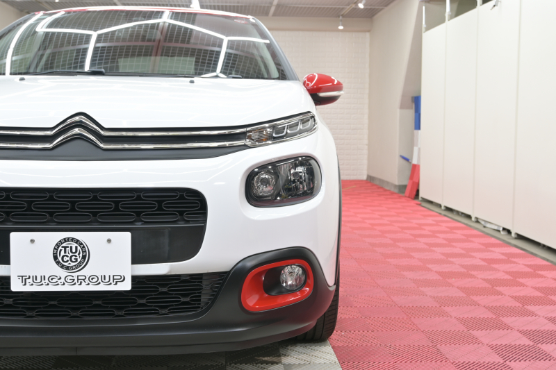 シトロエン C3 ｼｬｲﾝ　1ｵｰﾅｰ Pｽﾀ ECO ｸﾙｺﾝ ｱｸﾃｨﾌﾞｾｰﾌﾃｨﾌﾞﾚｰｷ LDW BSM ﾌｧﾌﾞﾘｯｸｼｰﾄ 7ｲﾝﾁﾀｯﾁｽｸﾘｰﾝ CarPlay 16ｲﾝﾁAW ﾊﾞｲﾄｰﾝﾙｰﾌ　2年保証付