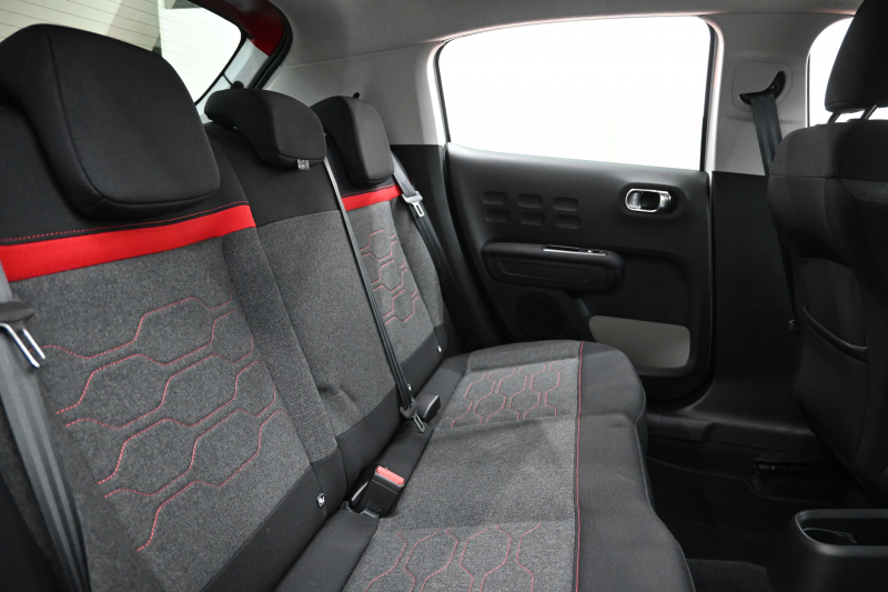 シトロエン C3 ｼｬｲﾝ　1ｵｰﾅｰ Pｽﾀ ECO ｸﾙｺﾝ ｱｸﾃｨﾌﾞｾｰﾌﾃｨﾌﾞﾚｰｷ LDW BSM ﾌｧﾌﾞﾘｯｸｼｰﾄ 7ｲﾝﾁﾀｯﾁｽｸﾘｰﾝ CarPlay 16ｲﾝﾁAW ﾊﾞｲﾄｰﾝﾙｰﾌ　2年保証付