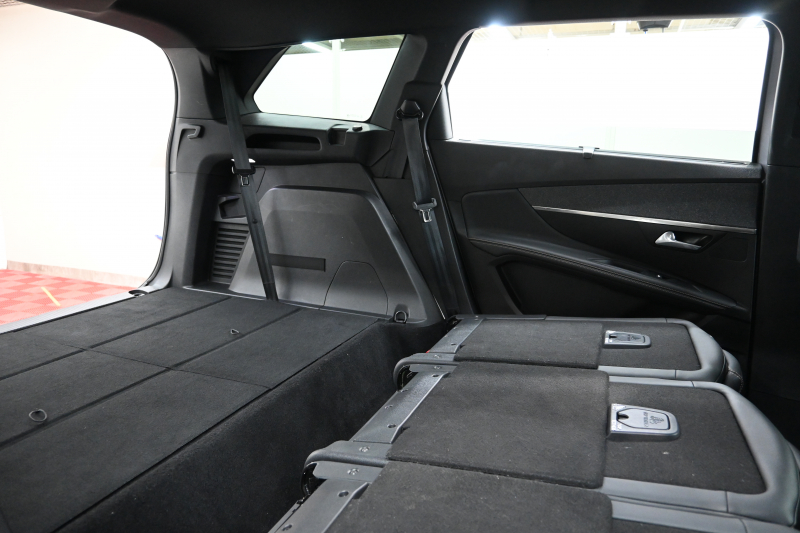 プジョー 5008 GTﾗｲﾝ ﾌﾞﾙｰHDI　ACC Pｽﾀ ECO BSM ﾊｰﾌﾚｻﾞｰ ﾏｯｻｰｼﾞ機能 純正ﾀｯﾁｽｸﾘｰﾝ ﾌﾙｾｸﾞ Carplay BTｵｰﾃﾞｨｵ&TEL 純正18ｲﾝﾁAW　2年保証付