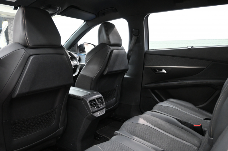 プジョー 5008 GTﾗｲﾝ ﾌﾞﾙｰHDI　ACC Pｽﾀ ECO BSM ﾊｰﾌﾚｻﾞｰ ﾏｯｻｰｼﾞ機能 純正ﾀｯﾁｽｸﾘｰﾝ ﾌﾙｾｸﾞ Carplay BTｵｰﾃﾞｨｵ&TEL 純正18ｲﾝﾁAW　2年保証付
