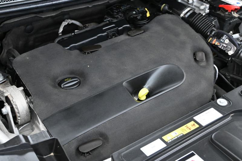 プジョー 5008 GTﾗｲﾝ ﾌﾞﾙｰHDI　ACC Pｽﾀ ECO BSM ﾊｰﾌﾚｻﾞｰ ﾏｯｻｰｼﾞ機能 純正ﾀｯﾁｽｸﾘｰﾝ ﾌﾙｾｸﾞ Carplay BTｵｰﾃﾞｨｵ&TEL 純正18ｲﾝﾁAW　2年保証付