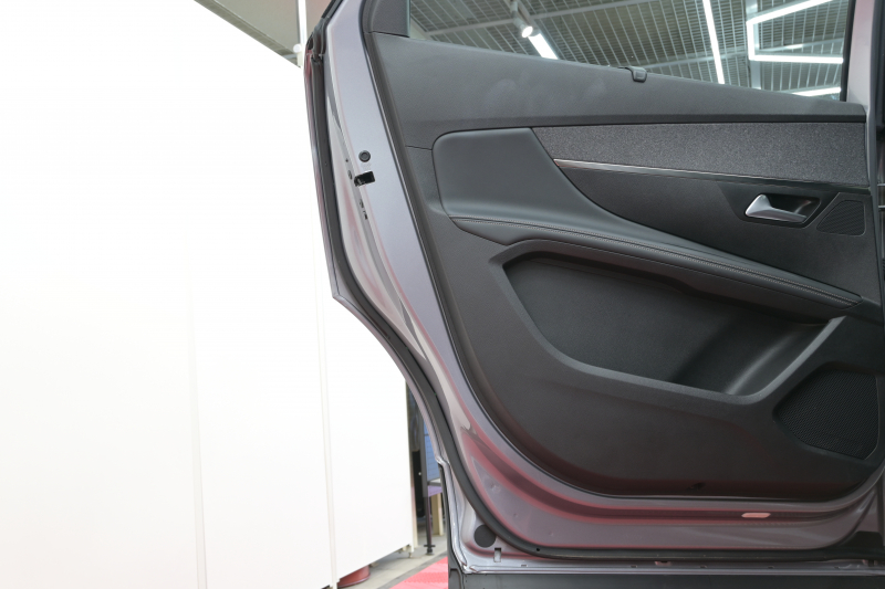 プジョー 5008 GTﾗｲﾝ ﾌﾞﾙｰHDI　ACC Pｽﾀ ECO BSM ﾊｰﾌﾚｻﾞｰ ﾏｯｻｰｼﾞ機能 純正ﾀｯﾁｽｸﾘｰﾝ ﾌﾙｾｸﾞ Carplay BTｵｰﾃﾞｨｵ&TEL 純正18ｲﾝﾁAW　2年保証付