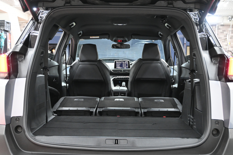 プジョー 5008 GTﾗｲﾝ ﾌﾞﾙｰHDI　ACC Pｽﾀ ECO BSM ﾊｰﾌﾚｻﾞｰ ﾏｯｻｰｼﾞ機能 純正ﾀｯﾁｽｸﾘｰﾝ ﾌﾙｾｸﾞ Carplay BTｵｰﾃﾞｨｵ&TEL 純正18ｲﾝﾁAW　2年保証付