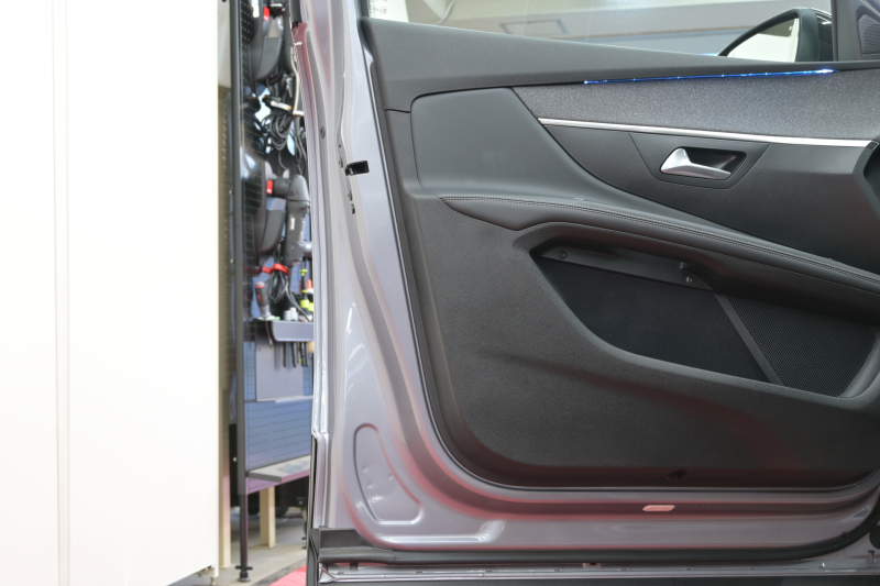 プジョー 5008 GTﾗｲﾝ ﾌﾞﾙｰHDI　ACC Pｽﾀ ECO BSM ﾊｰﾌﾚｻﾞｰ ﾏｯｻｰｼﾞ機能 純正ﾀｯﾁｽｸﾘｰﾝ ﾌﾙｾｸﾞ Carplay BTｵｰﾃﾞｨｵ&TEL 純正18ｲﾝﾁAW　2年保証付