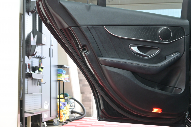 メルセデスベンツ Cクラス C200 AVG AMGﾗｲﾝ ﾚｰﾀﾞｰｾｰﾌﾃｨPKG　後期 BSG Meｺﾈ Pｽﾀ 黒革 HDDﾅﾋﾞTV CarPlay Bｶﾒﾗ AMGｴｱﾛ&18ｲﾝﾁAW LED　2年保証付