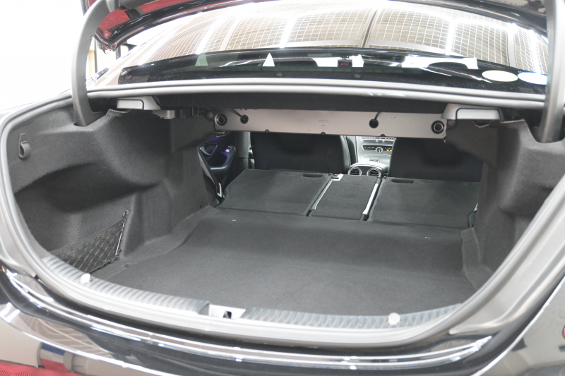 メルセデスベンツ Cクラス C200 AVG AMGﾗｲﾝ ﾚｰﾀﾞｰｾｰﾌﾃｨPKG　後期 BSG Meｺﾈ Pｽﾀ 黒革 HDDﾅﾋﾞTV CarPlay Bｶﾒﾗ AMGｴｱﾛ&18ｲﾝﾁAW LED　2年保証付