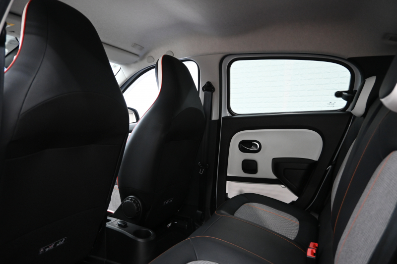 ルノー トゥインゴ ﾊﾞｲﾌﾞｽ　特別仕様車 1ｵｰﾅｰ ECO機能 ｸﾙｺﾝ 専用ﾚｻﾞｰ調×ﾌｧﾌﾞﾘｯｸｼｰﾄ ｼｰﾄﾋｰﾀｰ 純正ﾀｯﾁｽｸﾘｰﾝ CarPlay Bｶﾒﾗ 16ｲﾝﾁｱﾛｲﾎｲｰﾙ ｵﾚﾝｼﾞ内装ﾄﾘﾑ　2年保証付