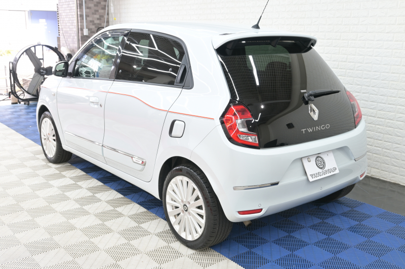 ルノー トゥインゴ ﾊﾞｲﾌﾞｽ　特別仕様車 1ｵｰﾅｰ ECO機能 ｸﾙｺﾝ 専用ﾚｻﾞｰ調×ﾌｧﾌﾞﾘｯｸｼｰﾄ ｼｰﾄﾋｰﾀｰ 純正ﾀｯﾁｽｸﾘｰﾝ CarPlay Bｶﾒﾗ 16ｲﾝﾁｱﾛｲﾎｲｰﾙ ｵﾚﾝｼﾞ内装ﾄﾘﾑ　2年保証付