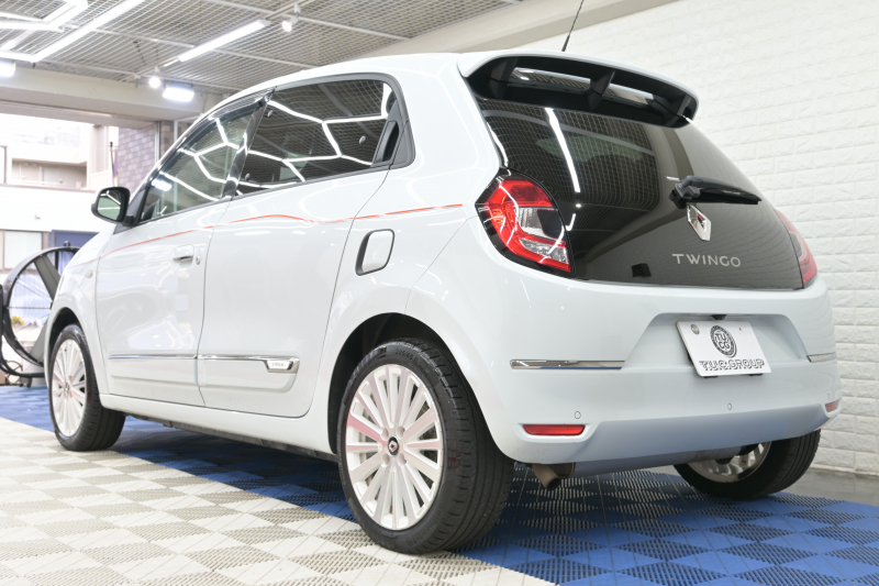 ルノー トゥインゴ ﾊﾞｲﾌﾞｽ　特別仕様車 1ｵｰﾅｰ ECO機能 ｸﾙｺﾝ 専用ﾚｻﾞｰ調×ﾌｧﾌﾞﾘｯｸｼｰﾄ ｼｰﾄﾋｰﾀｰ 純正ﾀｯﾁｽｸﾘｰﾝ CarPlay Bｶﾒﾗ 16ｲﾝﾁｱﾛｲﾎｲｰﾙ ｵﾚﾝｼﾞ内装ﾄﾘﾑ　2年保証付