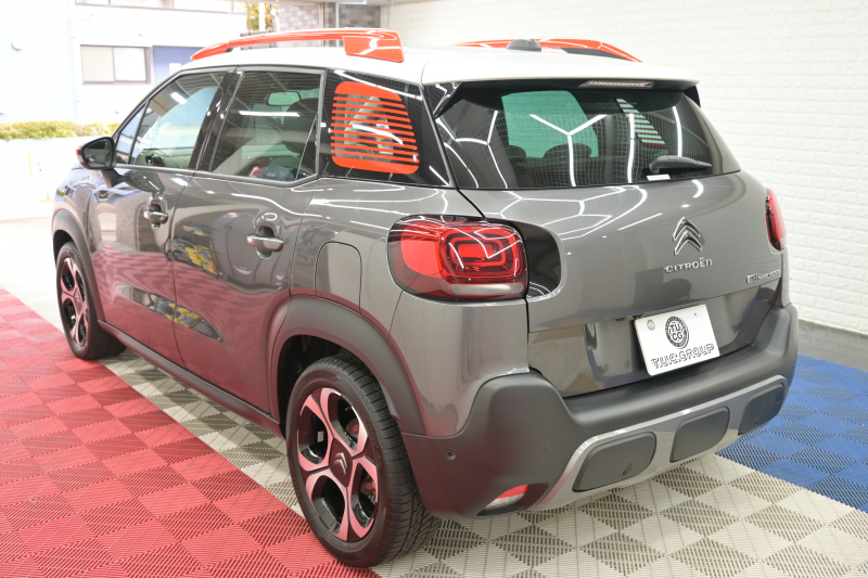 シトロエン C3 ｴｱｸﾛｽSUV ｼｬｲﾝﾊﾟｯｹｰｼﾞ　ﾌｧﾌﾞﾘｯｸｼｰﾄ ﾊﾟﾉﾗﾏSR ｸﾙｺﾝ 純正7ｲﾝﾁﾀｯﾁｽｸﾘｰﾝ CarPlay Bｶﾒﾗ 純正17ｲﾝﾁAW LEDﾗｲﾄ ｱｸﾃｨﾌﾞｾｰﾌﾃｨﾌﾞﾚｰｷ　2年保証付