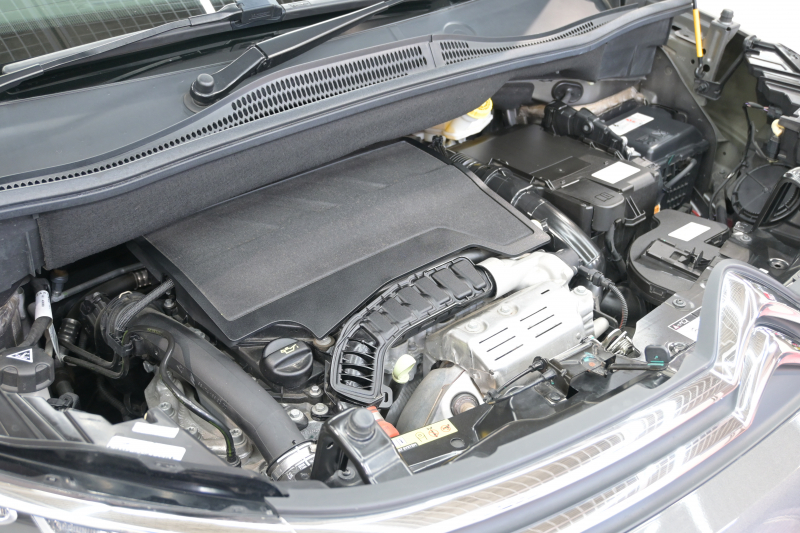 シトロエン C3 ｴｱｸﾛｽSUV ｼｬｲﾝﾊﾟｯｹｰｼﾞ　ﾌｧﾌﾞﾘｯｸｼｰﾄ ﾊﾟﾉﾗﾏSR ｸﾙｺﾝ 純正7ｲﾝﾁﾀｯﾁｽｸﾘｰﾝ CarPlay Bｶﾒﾗ 純正17ｲﾝﾁAW LEDﾗｲﾄ ｱｸﾃｨﾌﾞｾｰﾌﾃｨﾌﾞﾚｰｷ　2年保証付