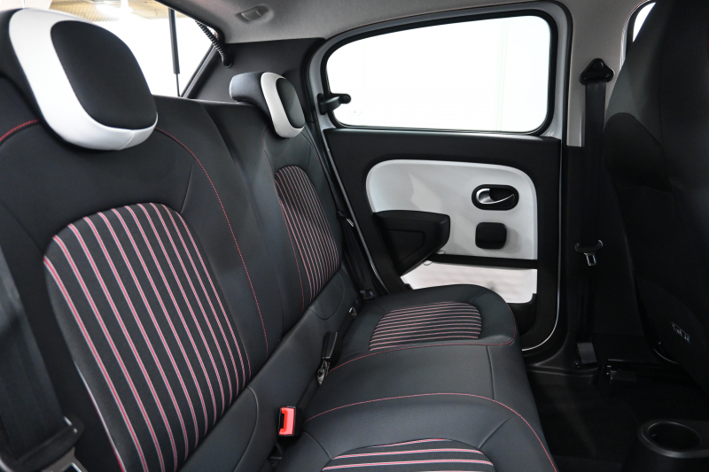 ルノー トゥインゴ ﾙｺｯｸｽﾎﾟﾙﾃｨﾌ　100台限定特別仕様車 1ｵﾅ ｸﾙｺﾝ ECO機能 専用ｺﾝﾋﾞｼｰﾄ ﾀｯﾁｽｸﾘｰﾝ CarPlay Bｶﾒﾗ 専用16ｲﾝﾁAW　2年保証付