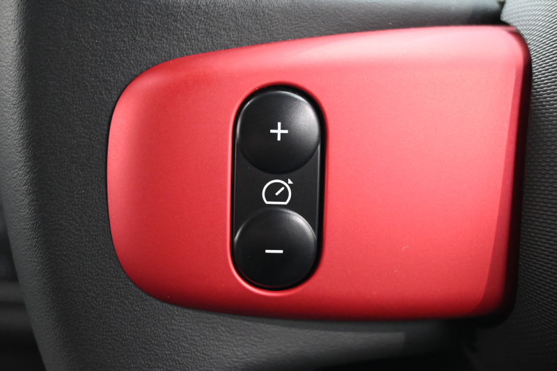 ルノー トゥインゴ ﾙｺｯｸｽﾎﾟﾙﾃｨﾌ　100台限定特別仕様車 1ｵﾅ ｸﾙｺﾝ ECO機能 専用ｺﾝﾋﾞｼｰﾄ ﾀｯﾁｽｸﾘｰﾝ CarPlay Bｶﾒﾗ 専用16ｲﾝﾁAW　2年保証付