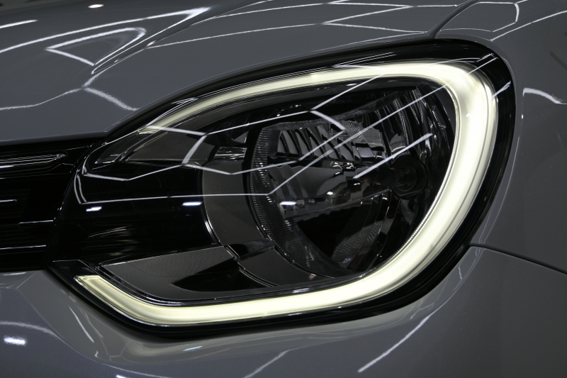 ルノー トゥインゴ ﾙｺｯｸｽﾎﾟﾙﾃｨﾌ　100台限定特別仕様車 1ｵﾅ ｸﾙｺﾝ ECO機能 専用ｺﾝﾋﾞｼｰﾄ ﾀｯﾁｽｸﾘｰﾝ CarPlay Bｶﾒﾗ 専用16ｲﾝﾁAW　2年保証付