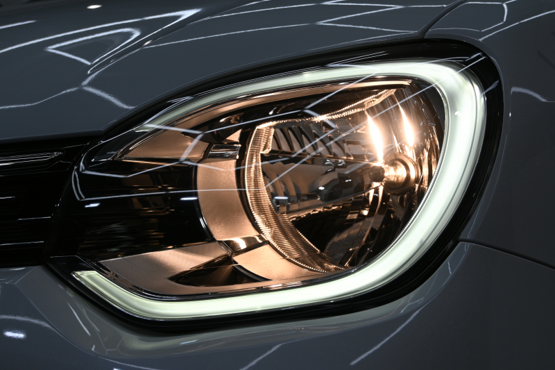 ルノー トゥインゴ ﾙｺｯｸｽﾎﾟﾙﾃｨﾌ　100台限定特別仕様車 1ｵﾅ ｸﾙｺﾝ ECO機能 専用ｺﾝﾋﾞｼｰﾄ ﾀｯﾁｽｸﾘｰﾝ CarPlay Bｶﾒﾗ 専用16ｲﾝﾁAW　2年保証付