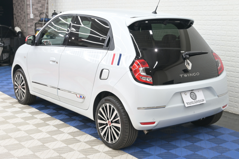 ルノー トゥインゴ ﾙｺｯｸｽﾎﾟﾙﾃｨﾌ　100台限定特別仕様車 1ｵﾅ ｸﾙｺﾝ ECO機能 専用ｺﾝﾋﾞｼｰﾄ ﾀｯﾁｽｸﾘｰﾝ CarPlay Bｶﾒﾗ 専用16ｲﾝﾁAW　2年保証付