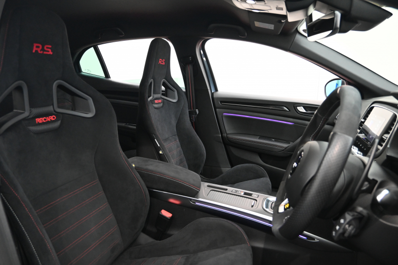 ルノー メガーヌ RSﾄﾛﾌｨｰ　1ｵﾅ RECARO製ﾌﾛﾝﾄﾊﾞｹｯﾄｼｰﾄ 純正ﾀｯﾁｽｸﾘｰﾝ Bluetoothｵｰﾃﾞｨｵ CarPlay Bｶﾒﾗ 前後PTS 19ｲﾝﾁ鍛造AW ﾌﾞﾚﾝﾎﾞ製ﾚｯﾄﾞｷｬﾘﾊﾟｰ LEDﾍｯﾄﾞﾗｲﾄ　2年保証付