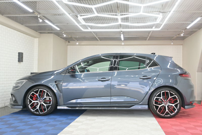 ルノー メガーヌ RSﾄﾛﾌｨｰ　1ｵﾅ RECARO製ﾌﾛﾝﾄﾊﾞｹｯﾄｼｰﾄ 純正ﾀｯﾁｽｸﾘｰﾝ Bluetoothｵｰﾃﾞｨｵ CarPlay Bｶﾒﾗ 前後PTS 19ｲﾝﾁ鍛造AW ﾌﾞﾚﾝﾎﾞ製ﾚｯﾄﾞｷｬﾘﾊﾟｰ LEDﾍｯﾄﾞﾗｲﾄ　2年保証付