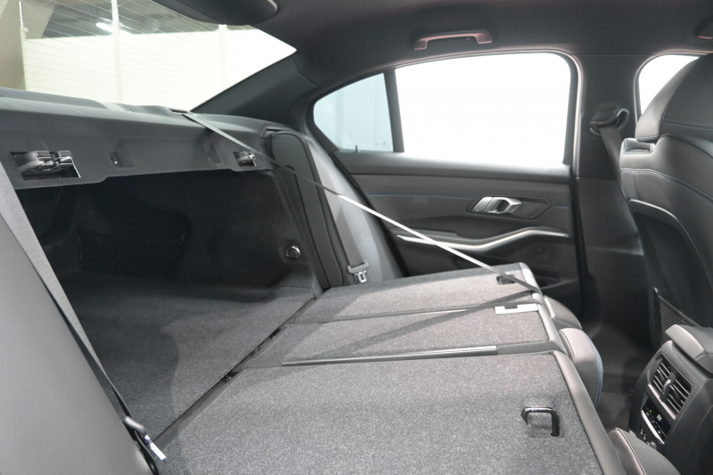 BMW 3シリーズ 320i Mｽﾎﾟｰﾂ ｺﾝﾌｫｰﾄP　ACC ﾌﾞﾗｯｸﾊｰﾌﾚｻﾞｰ 純正HDDﾅﾋﾞ Carplay Bｶﾒﾗ Mｴｱﾛ&19ｲﾝﾁAW 自動ﾄﾗﾝｸ ﾜｲﾔﾚｽﾁｬｰｼﾞ　2年保証付