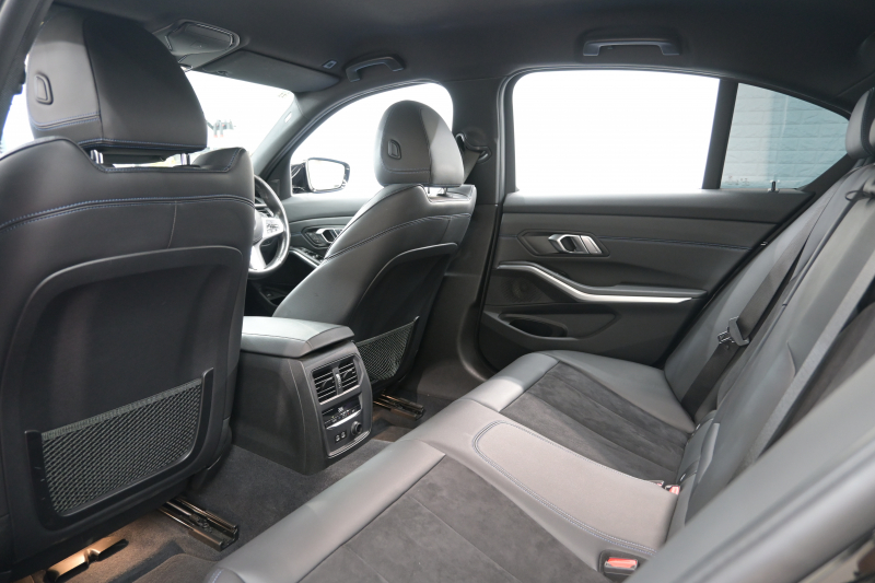 BMW 3シリーズ 320i Mｽﾎﾟｰﾂ ｺﾝﾌｫｰﾄP　ACC ﾌﾞﾗｯｸﾊｰﾌﾚｻﾞｰ 純正HDDﾅﾋﾞ Carplay Bｶﾒﾗ Mｴｱﾛ&19ｲﾝﾁAW 自動ﾄﾗﾝｸ ﾜｲﾔﾚｽﾁｬｰｼﾞ　2年保証付