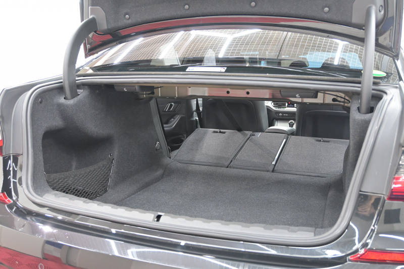 BMW 3シリーズ 320i Mｽﾎﾟｰﾂ ｺﾝﾌｫｰﾄP　ACC ﾌﾞﾗｯｸﾊｰﾌﾚｻﾞｰ 純正HDDﾅﾋﾞ Carplay Bｶﾒﾗ Mｴｱﾛ&19ｲﾝﾁAW 自動ﾄﾗﾝｸ ﾜｲﾔﾚｽﾁｬｰｼﾞ　2年保証付