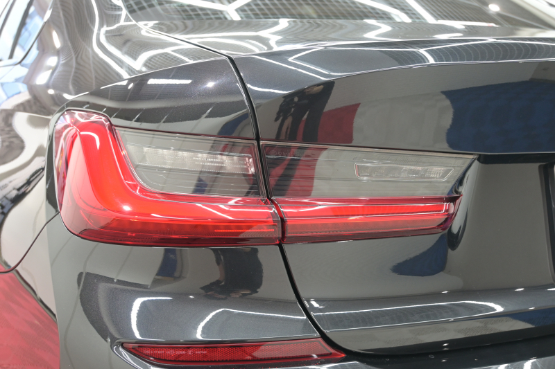 BMW 3シリーズ 320i Mｽﾎﾟｰﾂ ｺﾝﾌｫｰﾄP　ACC ﾌﾞﾗｯｸﾊｰﾌﾚｻﾞｰ 純正HDDﾅﾋﾞ Carplay Bｶﾒﾗ Mｴｱﾛ&19ｲﾝﾁAW 自動ﾄﾗﾝｸ ﾜｲﾔﾚｽﾁｬｰｼﾞ　2年保証付