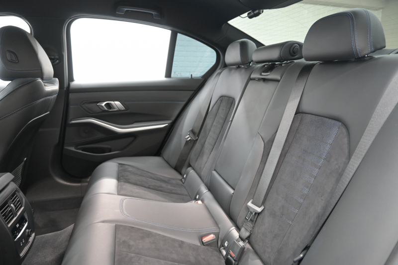 BMW 3シリーズ 320i Mｽﾎﾟｰﾂ ｺﾝﾌｫｰﾄP　ACC ﾌﾞﾗｯｸﾊｰﾌﾚｻﾞｰ 純正HDDﾅﾋﾞ Carplay Bｶﾒﾗ Mｴｱﾛ&19ｲﾝﾁAW 自動ﾄﾗﾝｸ ﾜｲﾔﾚｽﾁｬｰｼﾞ　2年保証付