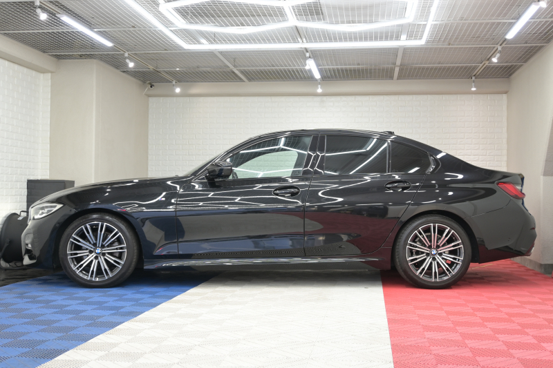 BMW 3シリーズ 320i Mｽﾎﾟｰﾂ ｺﾝﾌｫｰﾄP　ACC ﾌﾞﾗｯｸﾊｰﾌﾚｻﾞｰ 純正HDDﾅﾋﾞ Carplay Bｶﾒﾗ Mｴｱﾛ&19ｲﾝﾁAW 自動ﾄﾗﾝｸ ﾜｲﾔﾚｽﾁｬｰｼﾞ　2年保証付