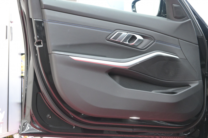 BMW 3シリーズ 320i Mｽﾎﾟｰﾂ ｺﾝﾌｫｰﾄP　ACC ﾌﾞﾗｯｸﾊｰﾌﾚｻﾞｰ 純正HDDﾅﾋﾞ Carplay Bｶﾒﾗ Mｴｱﾛ&19ｲﾝﾁAW 自動ﾄﾗﾝｸ ﾜｲﾔﾚｽﾁｬｰｼﾞ　2年保証付