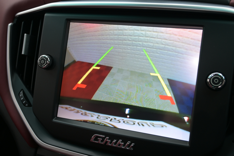 マセラティ ギブリ 3.0　ﾌﾙﾅﾁｭﾗﾙﾚｻﾞｰ赤革 ｻﾝﾙｰﾌ 赤×黒ﾚｻﾞｰｲﾝﾃﾘｱ ﾗﾃﾞｨｶｳｯﾄﾞｲﾝﾃﾘｱ 純正ﾅﾋﾞTV Bｶﾒﾗ 本革ｽﾃｱ ﾌﾟﾛﾃｵ19AW ｼﾌﾄﾊﾟﾄﾞﾙ　2年保証付