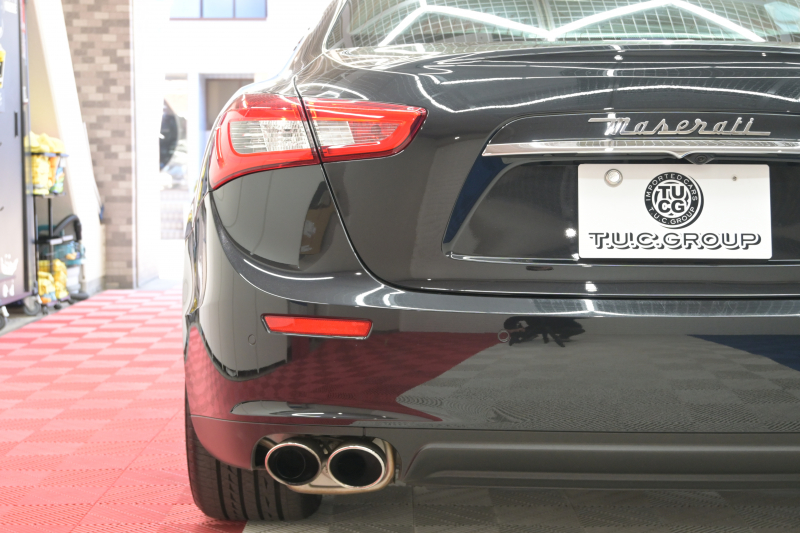 マセラティ ギブリ 3.0　ﾌﾙﾅﾁｭﾗﾙﾚｻﾞｰ赤革 ｻﾝﾙｰﾌ 赤×黒ﾚｻﾞｰｲﾝﾃﾘｱ ﾗﾃﾞｨｶｳｯﾄﾞｲﾝﾃﾘｱ 純正ﾅﾋﾞTV Bｶﾒﾗ 本革ｽﾃｱ ﾌﾟﾛﾃｵ19AW ｼﾌﾄﾊﾟﾄﾞﾙ　2年保証付