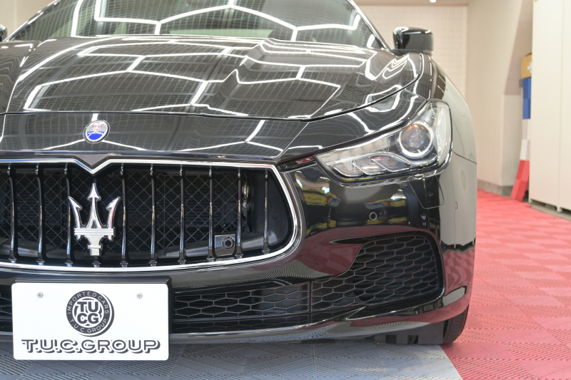 マセラティ ギブリ 3.0　ﾌﾙﾅﾁｭﾗﾙﾚｻﾞｰ赤革 ｻﾝﾙｰﾌ 赤×黒ﾚｻﾞｰｲﾝﾃﾘｱ ﾗﾃﾞｨｶｳｯﾄﾞｲﾝﾃﾘｱ 純正ﾅﾋﾞTV Bｶﾒﾗ 本革ｽﾃｱ ﾌﾟﾛﾃｵ19AW ｼﾌﾄﾊﾟﾄﾞﾙ　2年保証付