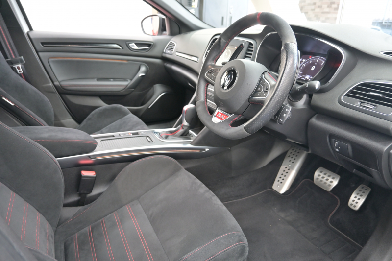 ルノー メガーヌ RSﾄﾛﾌｨｰ　RECARO製ﾌﾛﾝﾄﾊﾞｹｯﾄｼｰﾄ 純正ﾀｯﾁｽｸﾘｰﾝ Bluetoothｵｰﾃﾞｨｵ CarPlay Bｶﾒﾗ 前後PTS 19ｲﾝﾁ鍛造AW ﾌﾞﾚﾝﾎﾞ製ﾚｯﾄﾞｷｬﾘﾊﾟｰ LEDﾍｯﾄﾞﾗｲﾄ　2年保証付