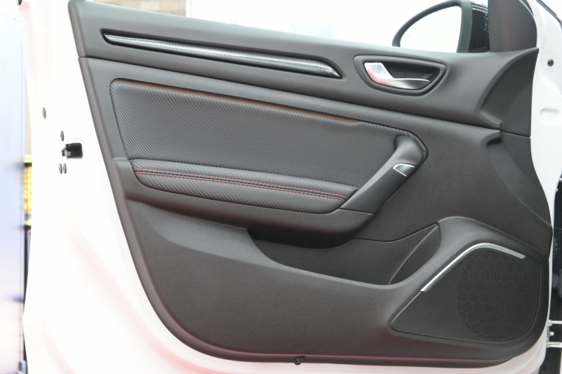 ルノー メガーヌ RSﾄﾛﾌｨｰ　RECARO製ﾌﾛﾝﾄﾊﾞｹｯﾄｼｰﾄ 純正ﾀｯﾁｽｸﾘｰﾝ Bluetoothｵｰﾃﾞｨｵ CarPlay Bｶﾒﾗ 前後PTS 19ｲﾝﾁ鍛造AW ﾌﾞﾚﾝﾎﾞ製ﾚｯﾄﾞｷｬﾘﾊﾟｰ LEDﾍｯﾄﾞﾗｲﾄ　2年保証付