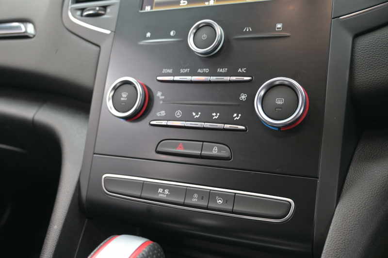 ルノー メガーヌ RSﾄﾛﾌｨｰ　RECARO製ﾌﾛﾝﾄﾊﾞｹｯﾄｼｰﾄ 純正ﾀｯﾁｽｸﾘｰﾝ Bluetoothｵｰﾃﾞｨｵ CarPlay Bｶﾒﾗ 前後PTS 19ｲﾝﾁ鍛造AW ﾌﾞﾚﾝﾎﾞ製ﾚｯﾄﾞｷｬﾘﾊﾟｰ LEDﾍｯﾄﾞﾗｲﾄ　2年保証付