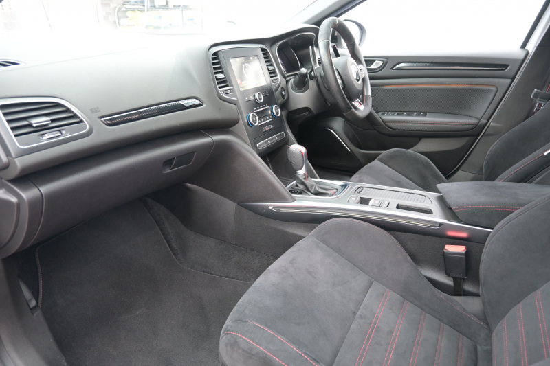 ルノー メガーヌ RSﾄﾛﾌｨｰ　RECARO製ﾌﾛﾝﾄﾊﾞｹｯﾄｼｰﾄ 純正ﾀｯﾁｽｸﾘｰﾝ Bluetoothｵｰﾃﾞｨｵ CarPlay Bｶﾒﾗ 前後PTS 19ｲﾝﾁ鍛造AW ﾌﾞﾚﾝﾎﾞ製ﾚｯﾄﾞｷｬﾘﾊﾟｰ LEDﾍｯﾄﾞﾗｲﾄ　2年保証付