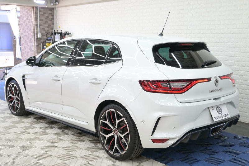 ルノー メガーヌ RSﾄﾛﾌｨｰ　RECARO製ﾌﾛﾝﾄﾊﾞｹｯﾄｼｰﾄ 純正ﾀｯﾁｽｸﾘｰﾝ Bluetoothｵｰﾃﾞｨｵ CarPlay Bｶﾒﾗ 前後PTS 19ｲﾝﾁ鍛造AW ﾌﾞﾚﾝﾎﾞ製ﾚｯﾄﾞｷｬﾘﾊﾟｰ LEDﾍｯﾄﾞﾗｲﾄ　2年保証付