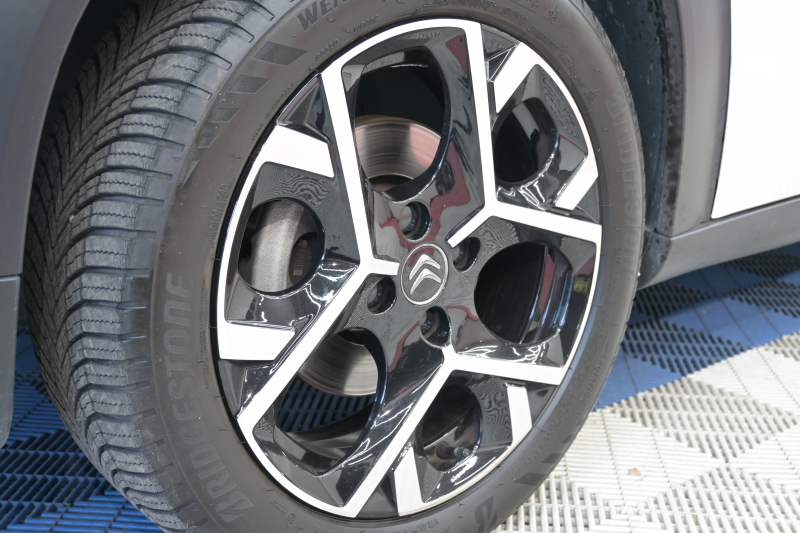 シトロエン C3 ｴｱｸﾛｽSUV ｼｬｲﾝPKG　後期ﾓﾃﾞﾙ 1ｵﾅ ﾚｻﾞｰ×ﾌｧﾌﾞﾘｯｸｺﾝﾋﾞﾚｻﾞｰｼｰﾄ ｸﾙｺﾝ 純正7ｲﾝﾁﾀｯﾁｽｸﾘｰﾝ CarPlay Bｶﾒﾗ 純正17ｲﾝﾁAW LEDﾗｲﾄ ｱｸﾃｨﾌﾞｾｰﾌﾃｨﾌﾞﾚｰｷ　2年保証付