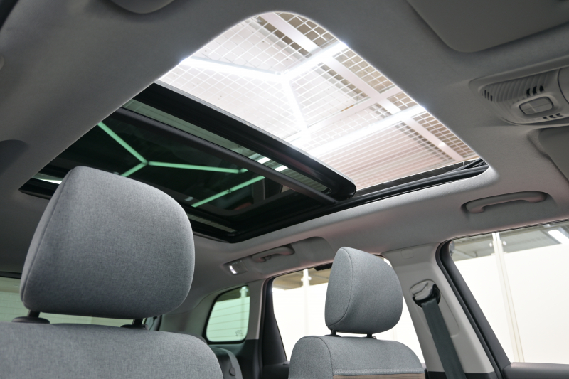 シトロエン C3 ｴｱｸﾛｽSUV ｼｬｲﾝPKG　後期ﾓﾃﾞﾙ 1ｵﾅ ﾚｻﾞｰ×ﾌｧﾌﾞﾘｯｸｺﾝﾋﾞﾚｻﾞｰｼｰﾄ ｸﾙｺﾝ 純正7ｲﾝﾁﾀｯﾁｽｸﾘｰﾝ CarPlay Bｶﾒﾗ 純正17ｲﾝﾁAW LEDﾗｲﾄ ｱｸﾃｨﾌﾞｾｰﾌﾃｨﾌﾞﾚｰｷ　2年保証付