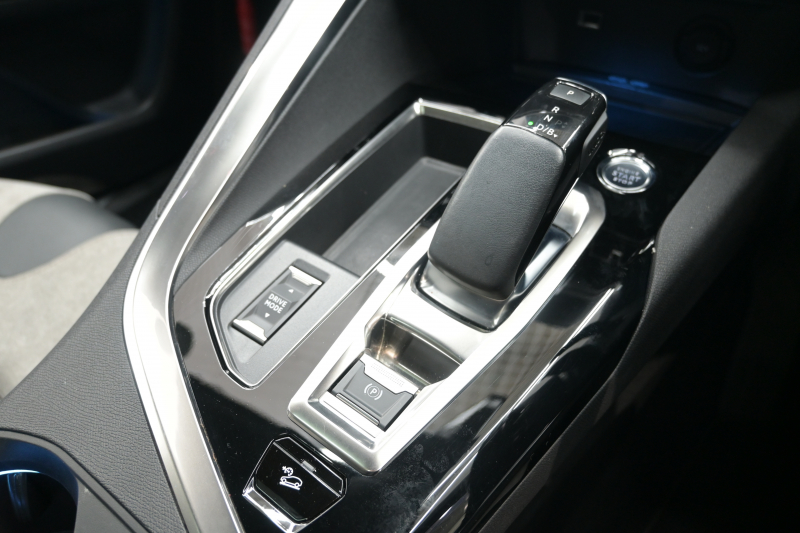 プジョー 3008 GT HYBRID4　ACC Pｽﾀ ECO ﾊｰﾌ革 ﾏｯｻｰｼﾞ機能 ﾊﾟﾉﾗﾏR ﾅﾋﾞTV 8ｲﾝﾁﾀｯﾁｽｸﾘｰﾝ AppleCarPlay 自動ﾃｰﾙｹﾞｰﾄ BSM LKA 純正18ｲﾝﾁAW　2年保証付