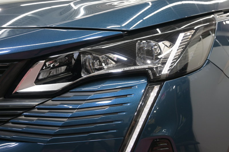 プジョー 3008 GT HYBRID4 ﾚｻﾞｰPKG　1ｵｰﾅｰ ACC Pｽﾀ ECO 黒本革 ﾏｯｻｰｼﾞ機能 ﾊﾟﾉﾗﾏR 8ｲﾝﾁﾀｯﾁｽｸﾘｰﾝ AppleCarPlay 自動ﾃｰﾙｹﾞｰﾄ BSM LKA 純正18ｲﾝﾁAW　2年保証付