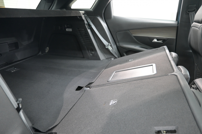 プジョー 3008 GT HYBRID4 ﾚｻﾞｰPKG　1ｵｰﾅｰ ACC Pｽﾀ ECO 黒本革 ﾏｯｻｰｼﾞ機能 ﾊﾟﾉﾗﾏR 8ｲﾝﾁﾀｯﾁｽｸﾘｰﾝ AppleCarPlay 自動ﾃｰﾙｹﾞｰﾄ BSM LKA 純正18ｲﾝﾁAW　2年保証付