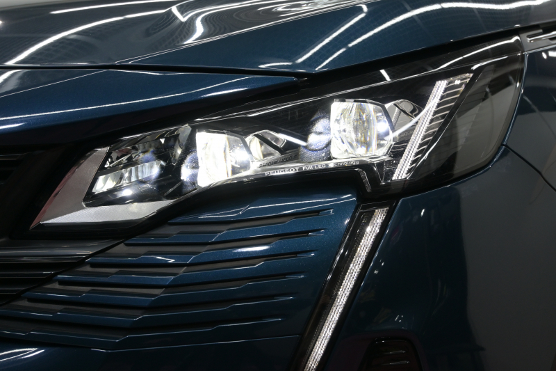 プジョー 3008 GT HYBRID4 ﾚｻﾞｰPKG　1ｵｰﾅｰ ACC Pｽﾀ ECO 黒本革 ﾏｯｻｰｼﾞ機能 ﾊﾟﾉﾗﾏR 8ｲﾝﾁﾀｯﾁｽｸﾘｰﾝ AppleCarPlay 自動ﾃｰﾙｹﾞｰﾄ BSM LKA 純正18ｲﾝﾁAW　2年保証付