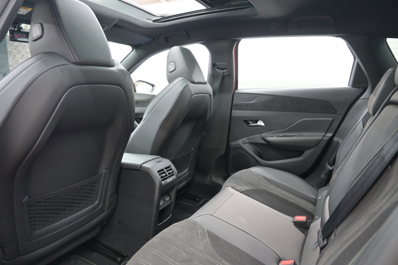 プジョー 308 GT ﾌﾞﾙｰHDi　ACC BSM 専用ｽﾎﾟｰﾂｼｰﾄ 純正ﾅﾋﾞ Carplay i-Connect 360ｶﾒﾗ LEDﾍｯﾄﾞﾗｲﾄ 純正18AW　2年保証付