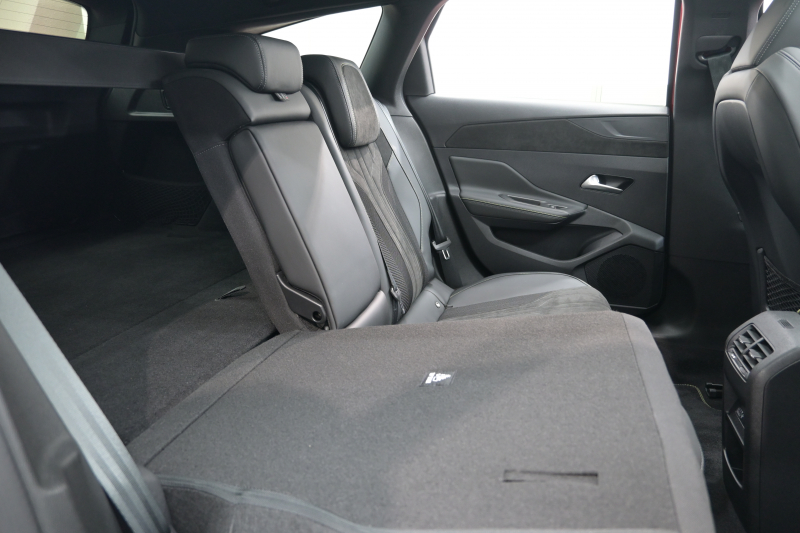 プジョー 308 GT ﾌﾞﾙｰHDi　ACC BSM 専用ｽﾎﾟｰﾂｼｰﾄ 純正ﾅﾋﾞ Carplay i-Connect 360ｶﾒﾗ LEDﾍｯﾄﾞﾗｲﾄ 純正18AW　2年保証付